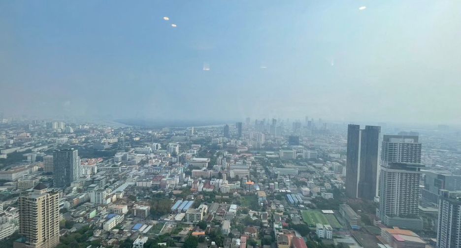 For rent 4 bedrooms condo in Sathon, Bangkok
