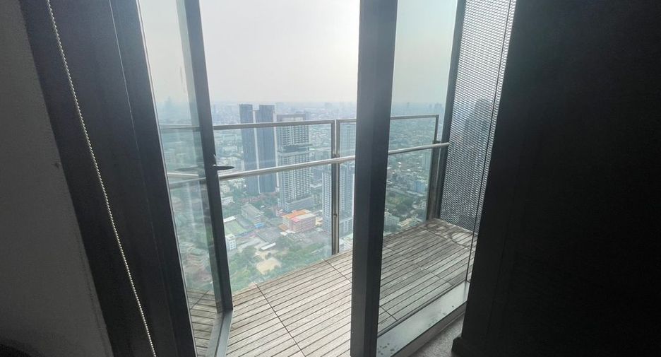 For rent 4 bedrooms condo in Sathon, Bangkok