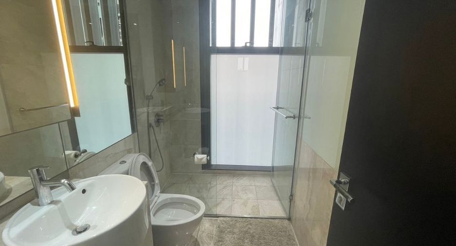 For rent 4 bedrooms condo in Sathon, Bangkok