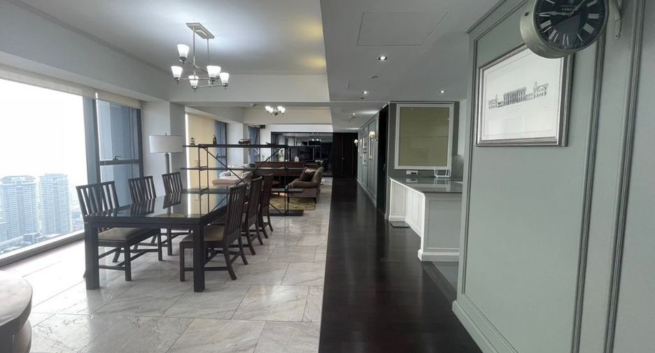 For rent 4 bedrooms condo in Sathon, Bangkok