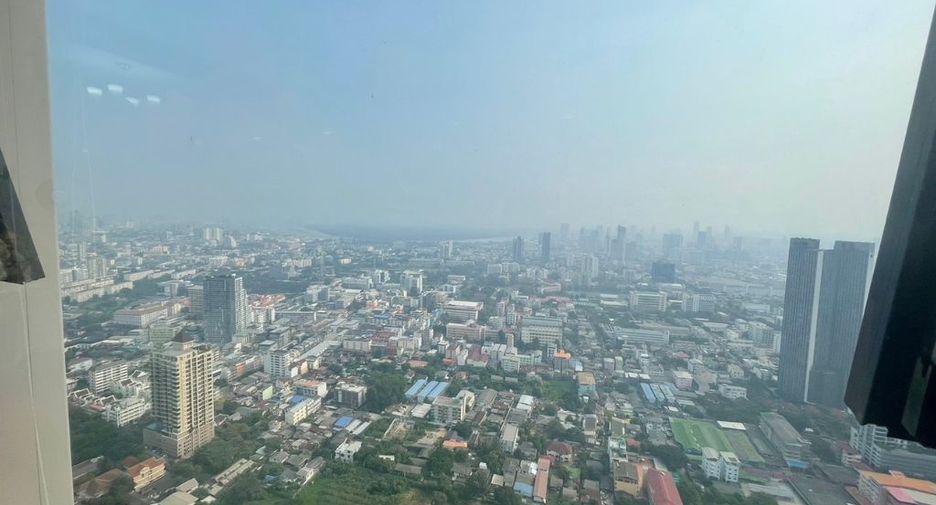 For rent 4 bedrooms condo in Sathon, Bangkok
