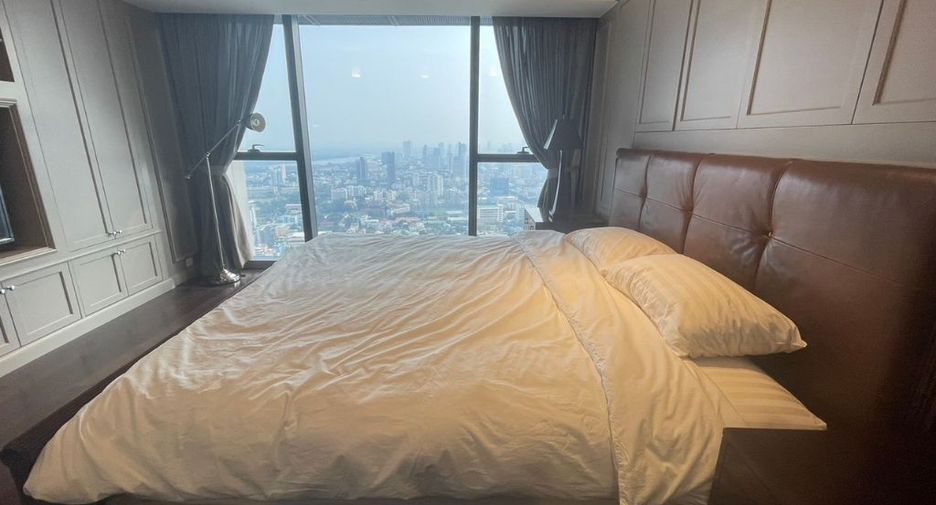 For rent 4 bedrooms condo in Sathon, Bangkok