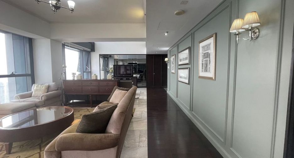 For rent 4 bedrooms condo in Sathon, Bangkok