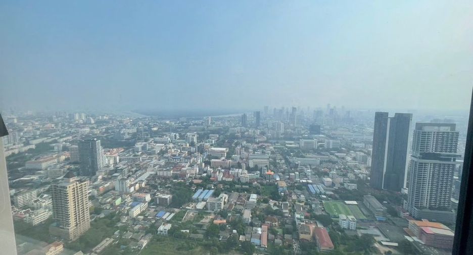 For rent 4 bedrooms condo in Sathon, Bangkok