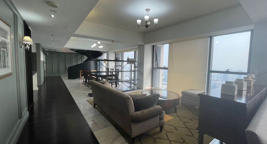 For rent 4 bedrooms condo in Sathon, Bangkok
