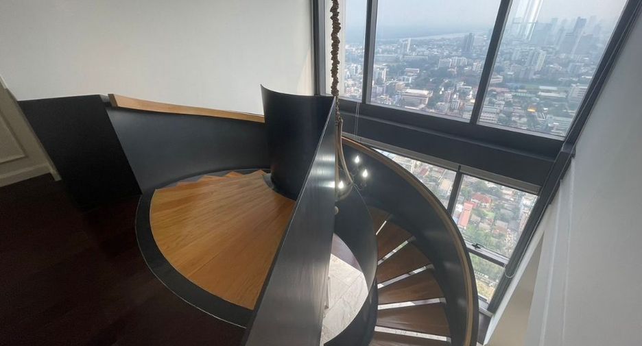 For rent 4 bedrooms condo in Sathon, Bangkok
