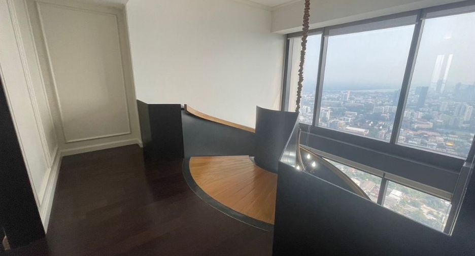 For rent 4 bedrooms condo in Sathon, Bangkok