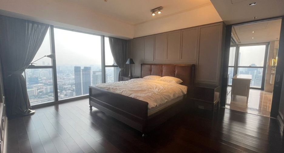 For rent 4 bedrooms condo in Sathon, Bangkok