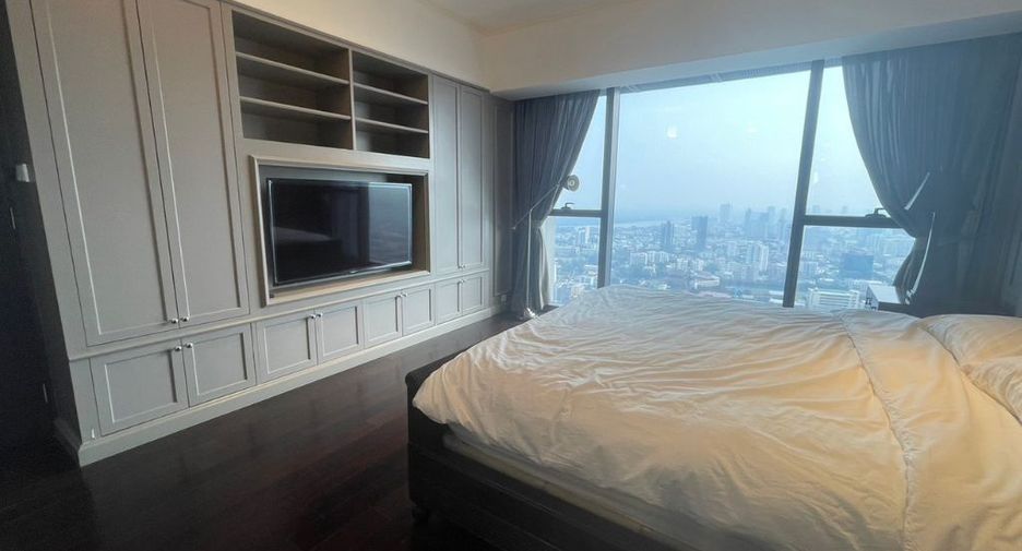 For rent 4 bedrooms condo in Sathon, Bangkok