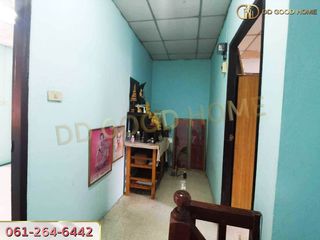 À vendre 2 chambres maison de ville à Sam Phran, Nakhon Pathom