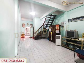 À vendre 2 chambres maison de ville à Sam Phran, Nakhon Pathom