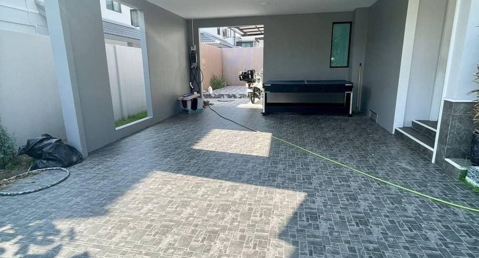 For sale 3 bedrooms house in Si Racha, Chonburi