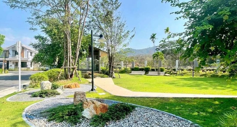 For sale 3 bedrooms house in Si Racha, Chonburi
