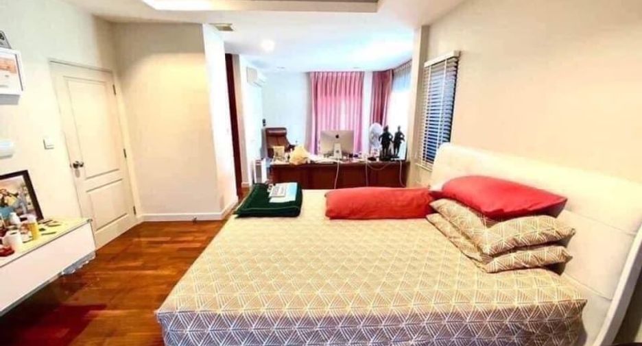 出售 4 卧室 独立屋 在 Mueang Nonthaburi, Nonthaburi