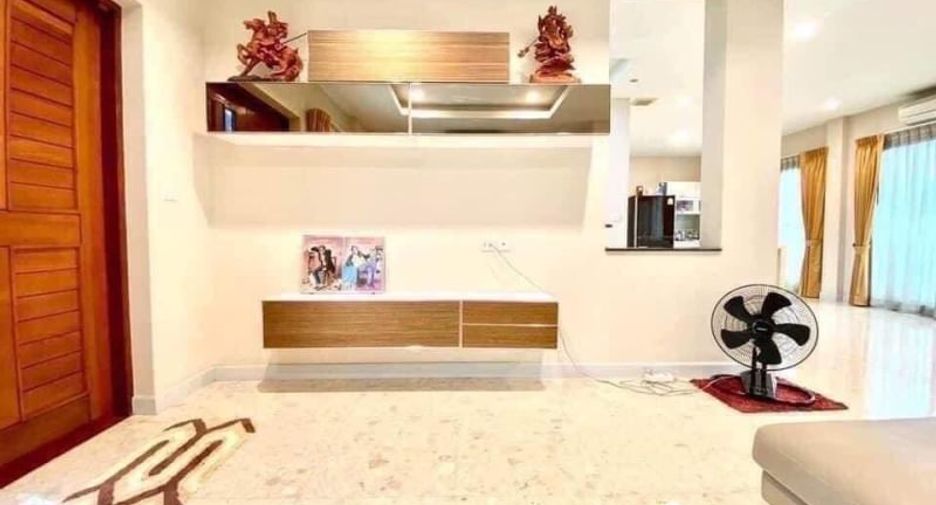 出售 4 卧室 独立屋 在 Mueang Nonthaburi, Nonthaburi