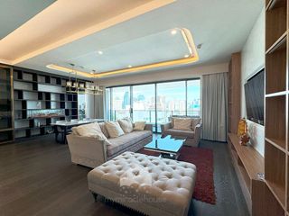 For rent 3 bed condo in Watthana, Bangkok