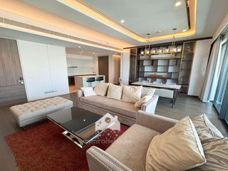 For rent 3 bed condo in Watthana, Bangkok