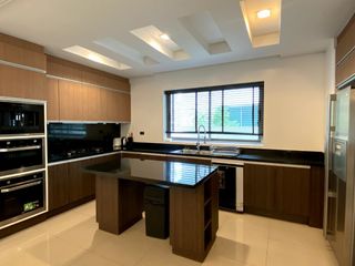 For rent 3 bedrooms villa in Mueang Phuket, Phuket