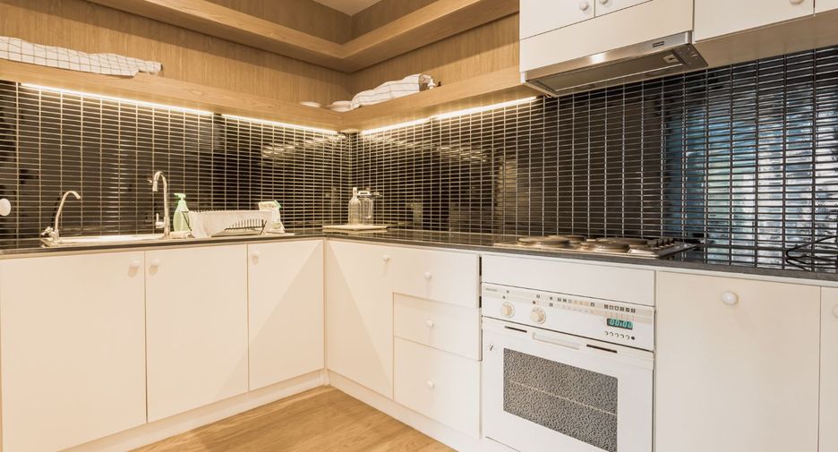 For rent 1 bed condo in Pathum Wan, Bangkok