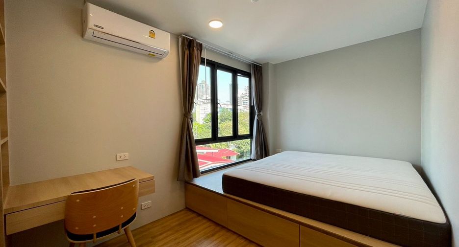 For rent 3 bedrooms apartment in Watthana, Bangkok