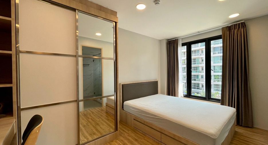 For rent 3 bedrooms apartment in Watthana, Bangkok