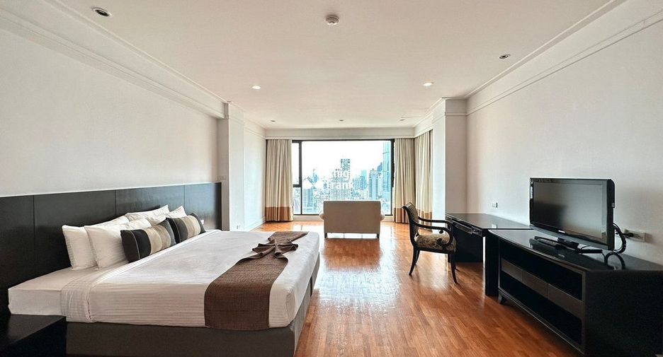 For rent 4 bedrooms condo in Sathon, Bangkok