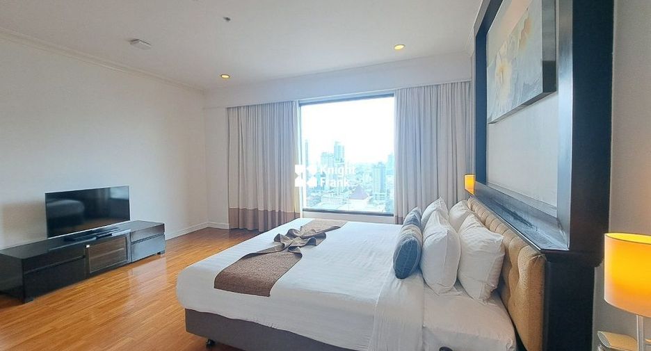 For rent 4 bedrooms condo in Sathon, Bangkok