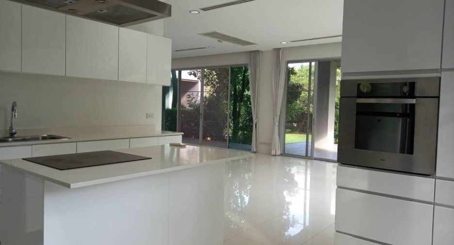 For rent and for sale 6 bed house in Mueang Nonthaburi, Nonthaburi