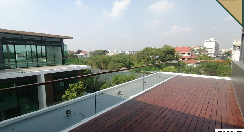 Haus zum Kauf mit 5 Zimmer in Suan Luang, Bangkok