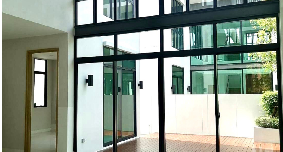 Haus zum Kauf mit 5 Zimmer in Suan Luang, Bangkok