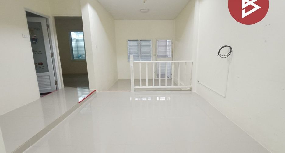 For sale 2 bed townhouse in Sattahip, Pattaya