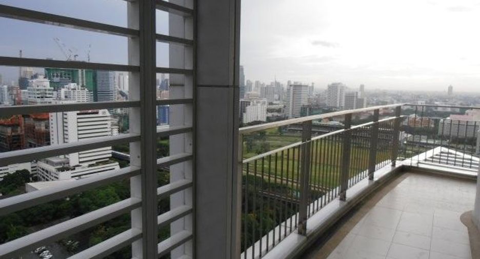 For rent and for sale 3 bedrooms condo in Pathum Wan, Bangkok