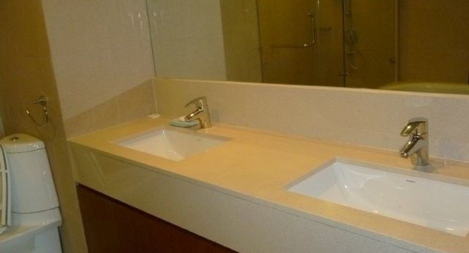 For rent and for sale 3 bedrooms condo in Pathum Wan, Bangkok