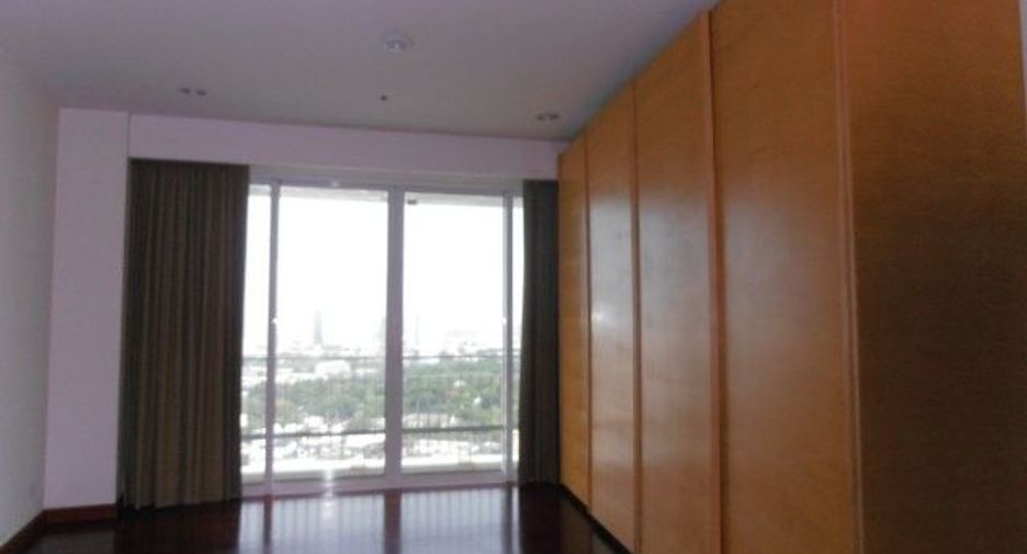 For rent and for sale 3 bedrooms condo in Pathum Wan, Bangkok