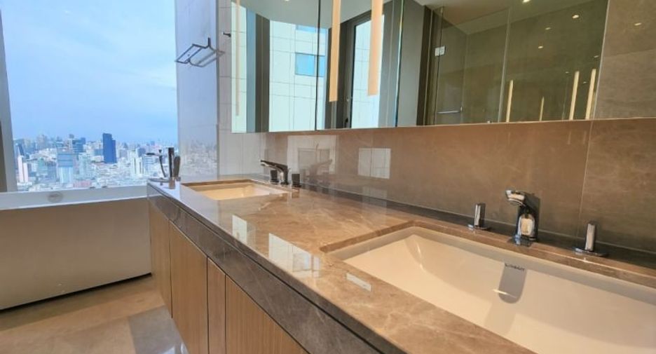 À vendre 4 chambres condo à Khlong San, Bangkok