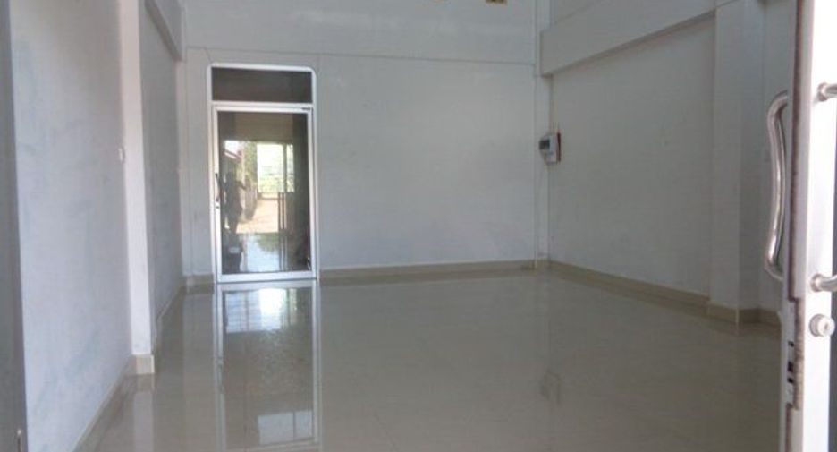 For sale 3 bed retail Space in Mueang Chumphon, Chumphon