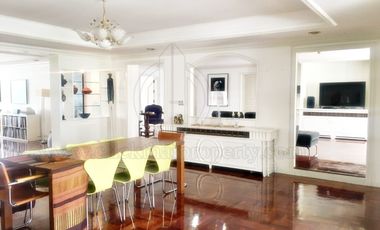 For rent 3 bedrooms condo in Khlong Toei, Bangkok