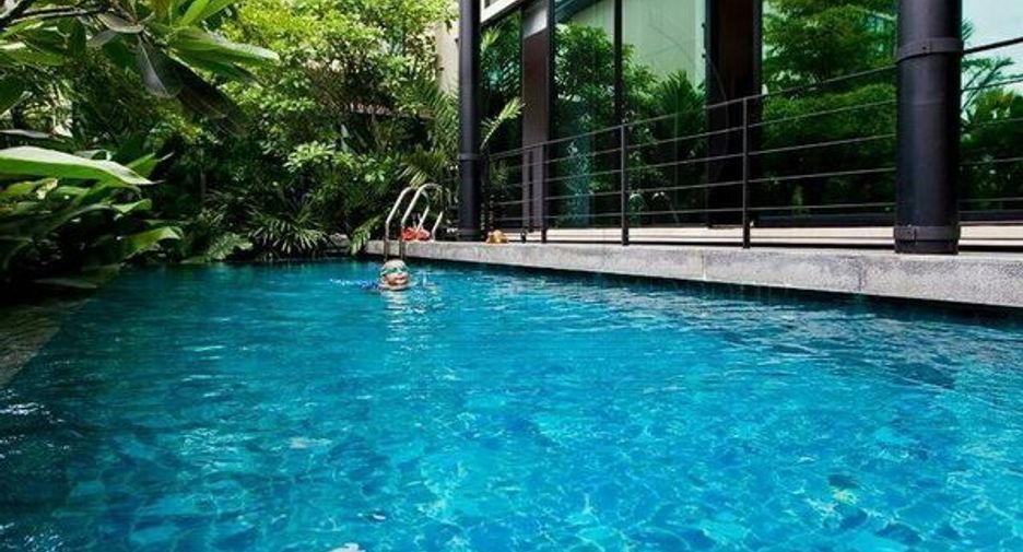 Haus zur Miete mit 4 Zimmer in Watthana, Bangkok