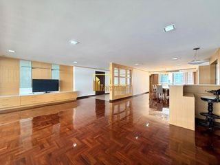 For rent 4 bedrooms apartment in Khlong Toei, Bangkok