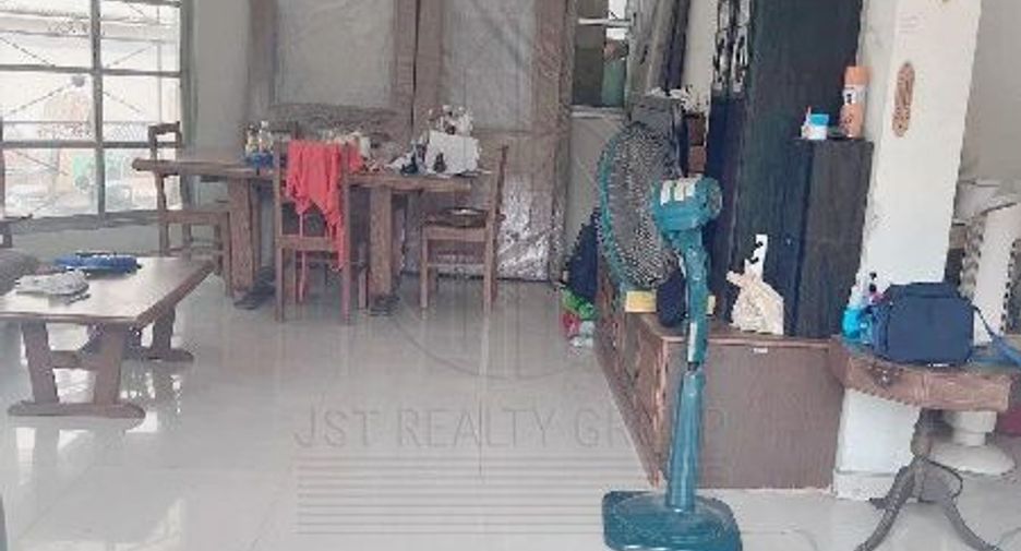 Haus zur Miete mit 4 Zimmer in Bang Kho Laem, Bangkok