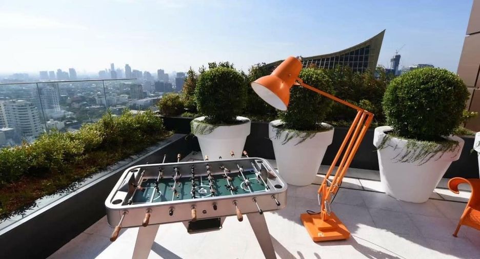 For rent and for sale 1 bed condo in Watthana, Bangkok