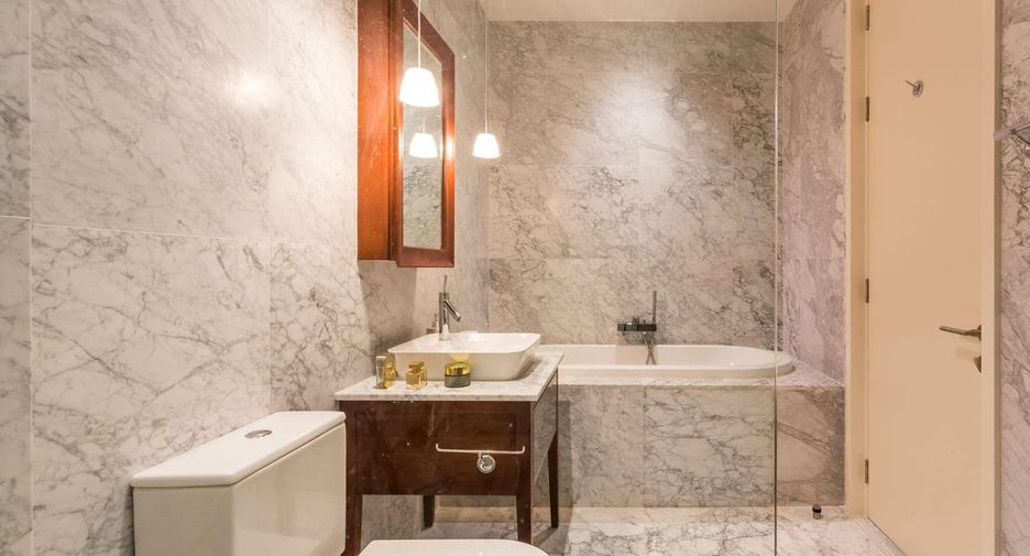 For rent and for sale 1 bed condo in Watthana, Bangkok