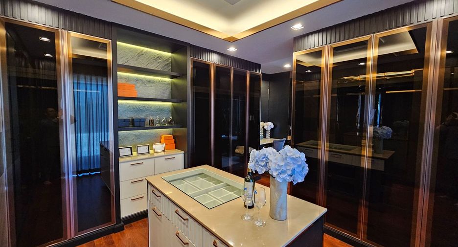 For sale 5 bedrooms house in Hua Hin, Prachuap Khiri Khan