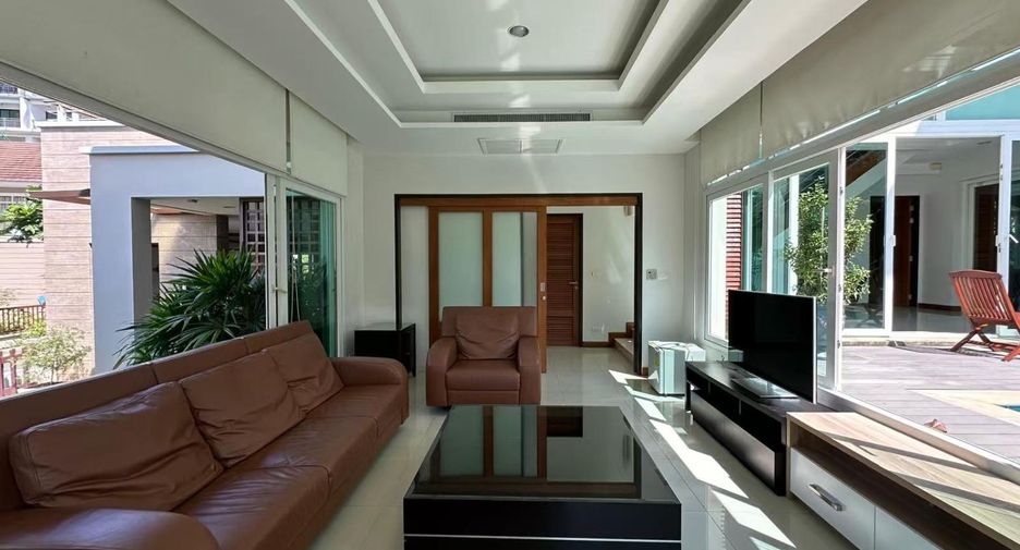 À vendre 4 chambres villa à Sattahip, Chonburi