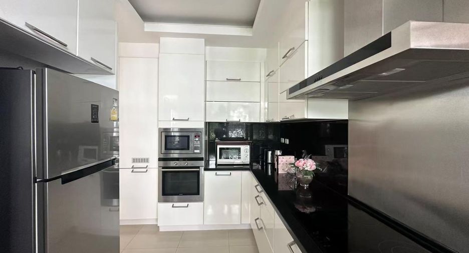 À vendre 4 chambres villa à Sattahip, Chonburi