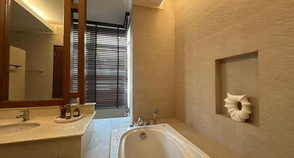 À vendre 4 chambres villa à Sattahip, Chonburi