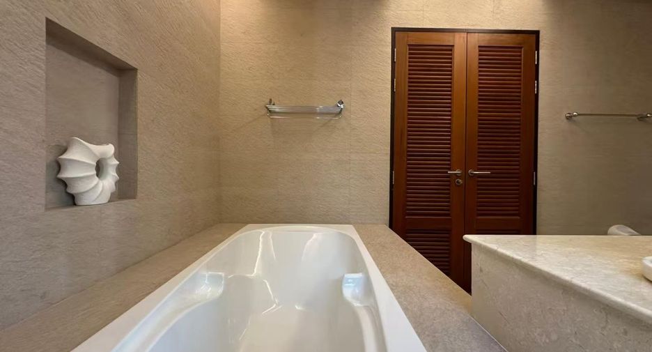 À vendre 4 chambres villa à Sattahip, Chonburi