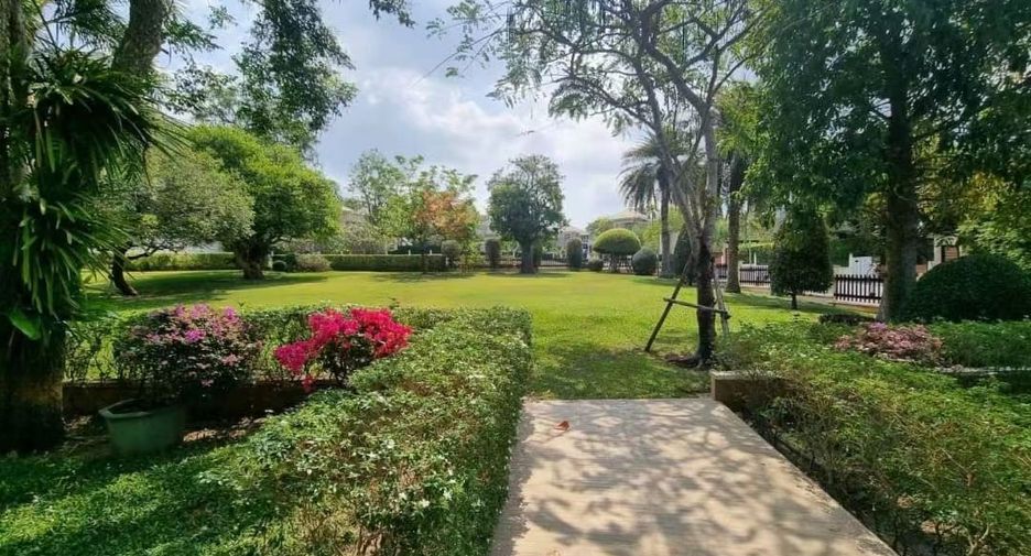 À vendre 4 chambres villa à Sattahip, Chonburi