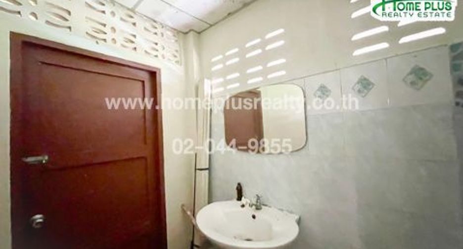 For sale 4 ベッドルーム house in Min Buri, Bangkok