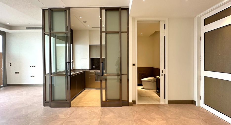 For sale 2 bedrooms condo in Khlong San, Bangkok